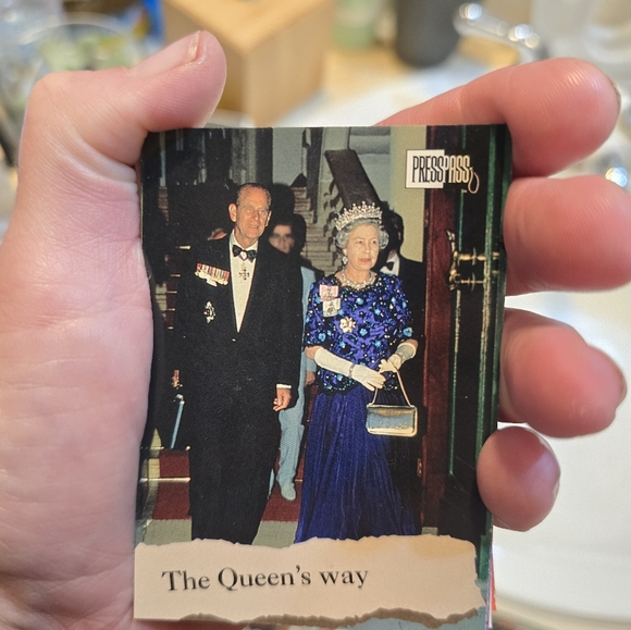 Royal Family Trading Cards Collection - Picture 11 of 13